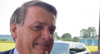 'Seja feliz, tudo acaba um dia', diz Bolsonaro em recado a Maia